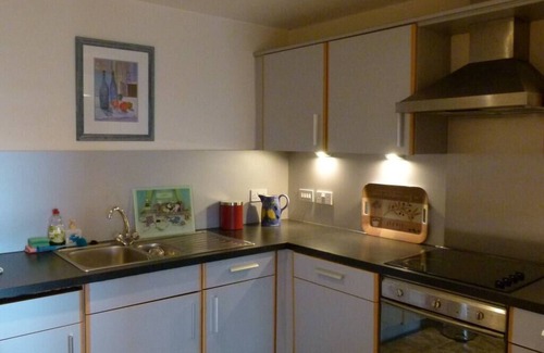 Edinburgh Apartment | Abbey- Nice Edinburgh CityCenter Apartment