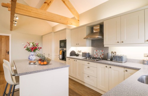Ruswarp Cottage | ABBEY VIEW COTTAGE AT BROADINGS FARM, pet friendly in Whitby