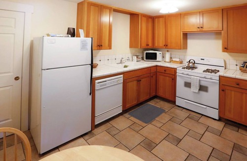 Ashland Cottage | ABBOTT'S COTTAGES- Duck cottage. 1 bedroom/1 bath, walking distance to downtown!