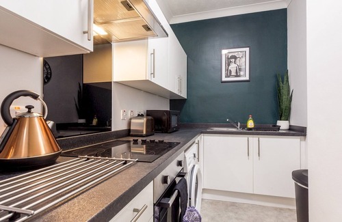 Hartlepool Apartment | Abdiel 3 · Spacious Apt by Hartlepool Marina | Relax & Unwind| Pass the Keys