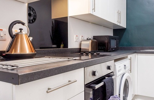 Hartlepool Apartment | Abdiel 3 · Spacious Apt by Hartlepool Marina | Relax & Unwind| Pass the Keys
