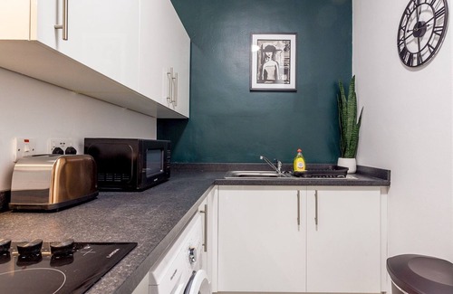 Hartlepool Apartment | Abdiel 3 · Spacious Apt by Hartlepool Marina | Relax & Unwind| Pass the Keys