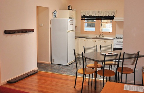 Bermagui House | ABERDEEN 2 - 112 Lamont Street- Across from river, Family, fishing, pet holidays