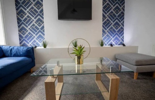 Middlesbrough House | Abingdon House | 4BDR | 4 Ensuite | Workstays UK