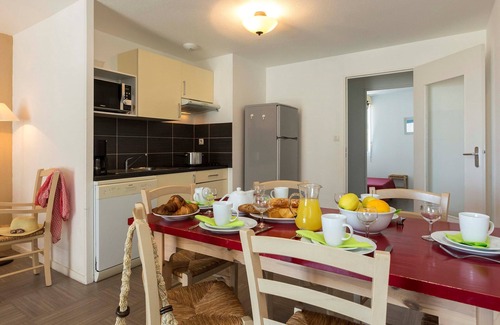 Plougasnou Condo | Abordable Près de la Plage | Accès Piscine