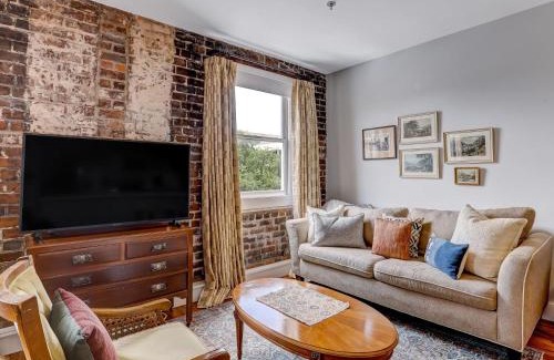 Historic District - North House | Above Broughton St 3002