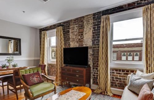 Historic District - North House | Above Broughton St 3002