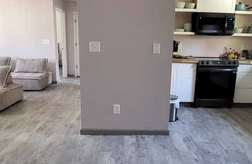 Columbia Apartment | Above Garage Apartment - Fully Equipped 2 bedroom, 1 bath.