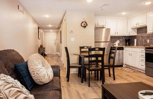 Pigeon Forge Condo | Above It All - Cozy Comfy, Balcony w/Wooded Mtn View 1br/1ba 3 Min. to Town!