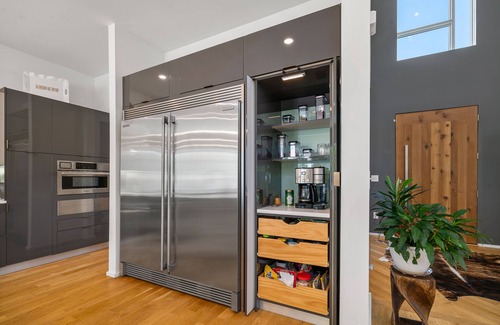Oak Hill House | Above Nashville Contemporary I Pool&Spa | ModernI Pet FriendlyI Luxe Services