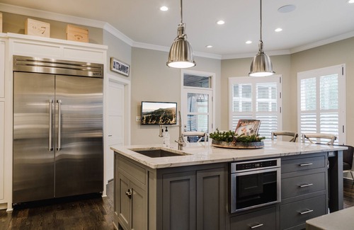 Oak Hill House | Above Nashville Ridgetop I Large Groups | 9MI Nashville| Media RoomI Services