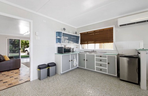 Barlows Hill House | ABSOLUTE BEACHFRONT WITH A POOL