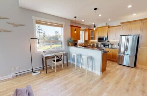 Sooke House | Absolute Oceanfront - Stunning Views From Every Room
