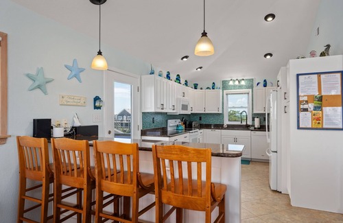 South Nags Head House | Absolute Searenity- Oceanfront, Pet-Friendly, Private Pool and Hot Tub