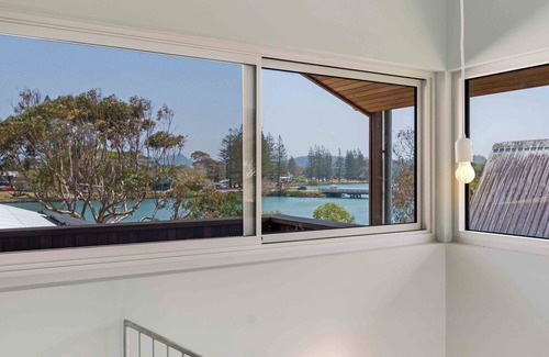 Brunswick Heads House | Absolute waterfront, 3 story beach house. Walk to everything.