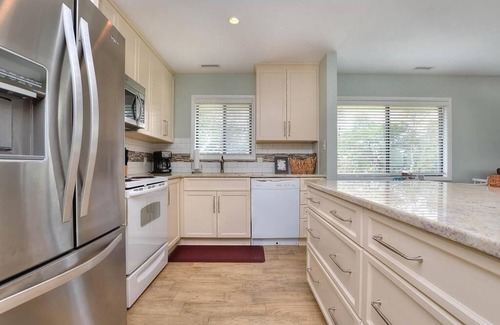 Caswell Beach Condo | Absolutely Beautiful 3BR/2BA, Caswell Beach Condo-POOL & Golf-Sleeps8