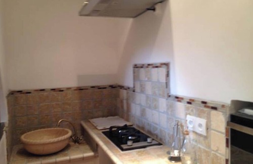 Gigondas House | ABSTRUS gite for 2 people in the heart of the vineyards pets allowed -16 kg