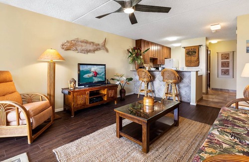 Historic Kailua Village Condo | 🏖️AC | Easy Walk to Restaurants Shopping | Concierge Included