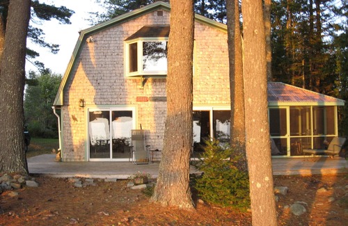 Franklin Cottage | Acadia Bar Harbor lakefront cottage