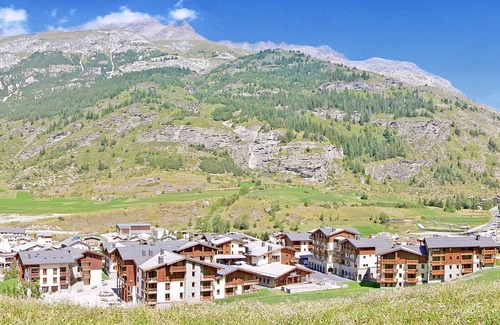 Lanslevillard Condo | Accès direct aux pistes + piscine | T4 + cabine
