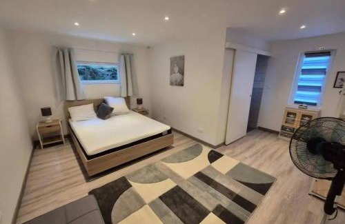 Chassenon House | Accesible countryside retreat with private garden and all modern facilities
