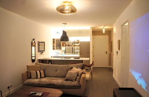 Saint-Victor Apartment | Accessible Latin Quarter flat - contemporary luxury a block from the Seine
