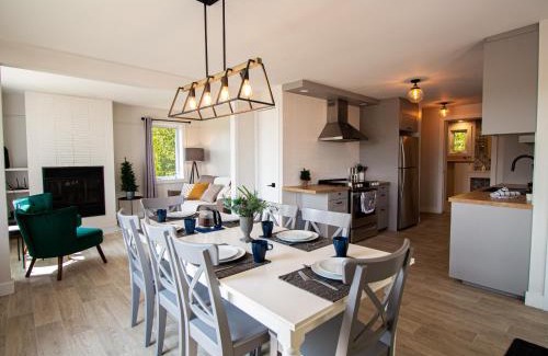 Saint-Leonard-de-Portneuf Ski Chalet | Accessible Trails with Private Hot tub and Firepit