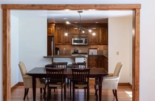 Tamarack Ski Chalet | Ace Chalet - A Charming Chalet on the Golf Course