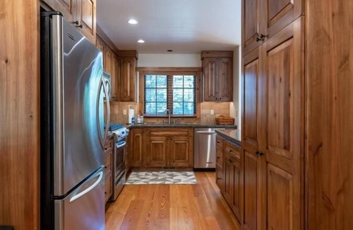Tamarack Ski Chalet | Ace Chalet - A Charming Chalet on the Golf Course