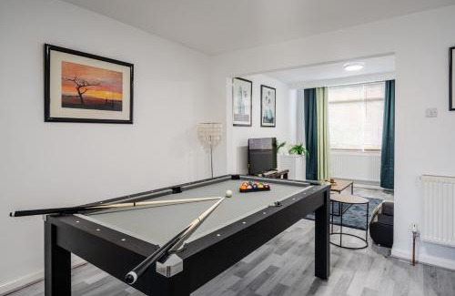 Manchester House | Ace Place - Pool Table - Etihad - Opposite Train Station
