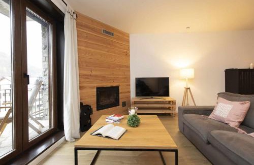 Panticosa Apartment | Acentor Alpino by BeValle