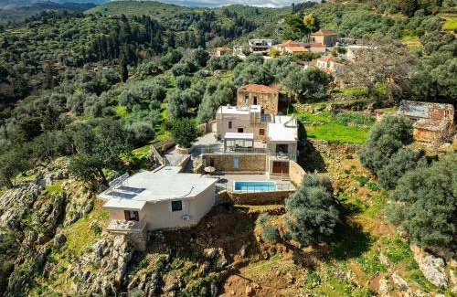 Katochori House | Achlades The Mountain Paradise Villas - Suite with pool and balcony with amazing view!