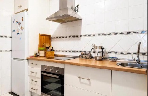 Genil House | Acogedora Habitacion en apartamento compartido amplio y céntrico