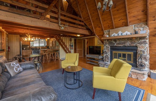 Innsbrook Ski Chalet | Acorn Falls by Innsbrook Vacations!