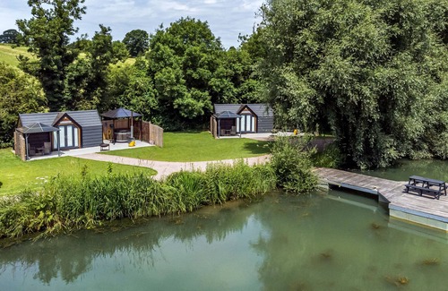 Thorpe Cottage | Acorn Lodge At Bridge Lake Farm & Fishery