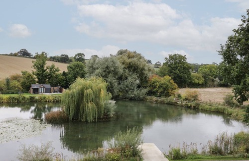 Thorpe Cottage | Acorn Lodge At Bridge Lake Farm & Fishery