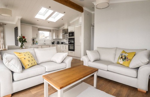 Redruth Cottage | ACORN LODGE, pet friendly, character holiday cottage in St Day