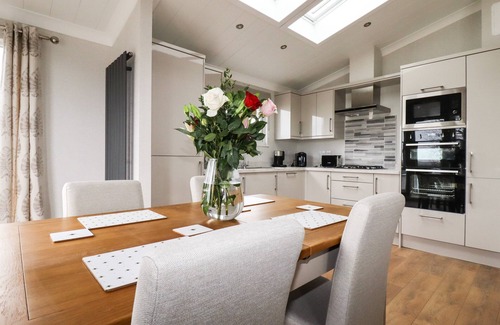 Redruth Cottage | ACORN LODGE, pet friendly, character holiday cottage in St Day