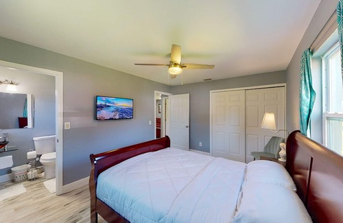 Lutz House | Acre Home With Pool Table