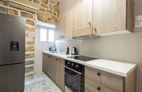 Koukaki Apartment | Acropolis Luxe Retreat 15 ppl 6 bdrm Neoclassical Home w/Jacuzzi & Rooftop