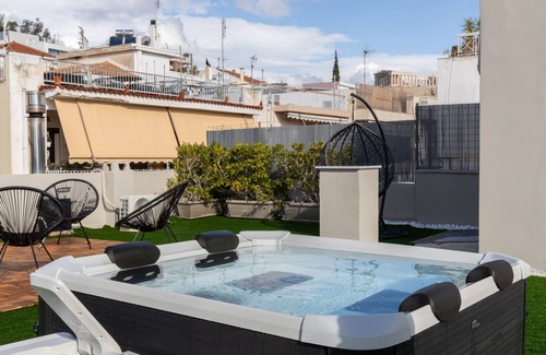 Athens City Centre Apartment | Acropolis View 3-Bdrm with Rooftop Garden & Jacuzzi