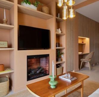 Kinosargous Apartment | Acropolis View Luxe King-Suite W Ensuite Whirlpool