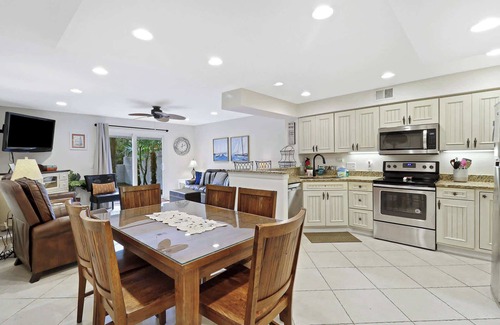 Hilton Head Island Villa | Across from the Beach 3BR Villa in Prime Coligny Location
