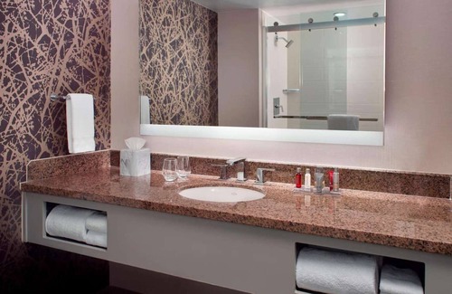 Downtown Hotel | Across Raleigh Convention Center + Dining & Pool