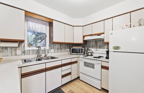 Bethany Beach House | Activities included up to $300 FREE PER WEEK! Perfect family vacation getaway only a short stroll from the surf and sand! Recharge with friends and family alongside the salt water swimming pool!