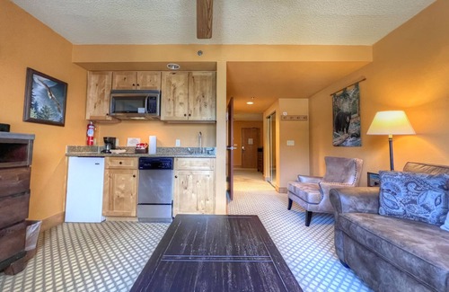 Crested Butte Hotel | ADA Hotel Suite, Kitchenette, Great Location, Indoor/Outdoor Pool, Hot Tub!