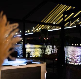 Cukarica House | ADA MOMENT Splav- kuca na reci Beograd- Floating House on SAVA RIVER ,Belgrade