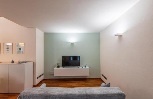 Alba House | AdaGio Holiday Home, Alba center