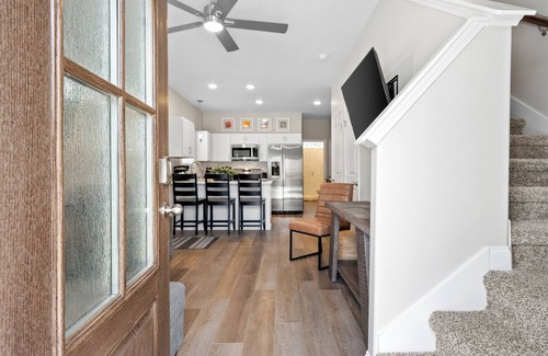 Clarksville House | Adam's Downtown Retreat with 2 Rooftop Patios (1012/1014 Franklin)
