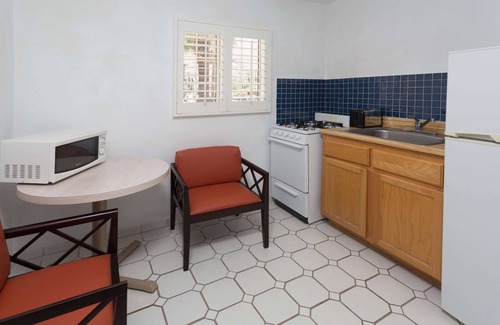Tahquitz River Estates Hotel | Adara Hotel Palm Springs